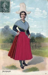 Donna in costume tradizionale della Normandia c. 1910