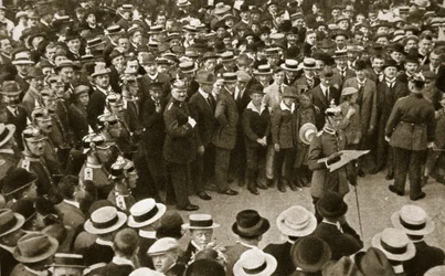 La proclamazione di guerra del Kaiser letta a Berlino, Germania, 4 agosto 1914