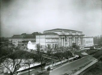 Il Metropolitan Museum of Art dal sud-est, New York City, 1909