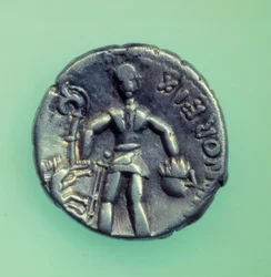 Civiltà gallica: moneta del popolo Edui che rappresenta un guerriero. I secolo a.C.