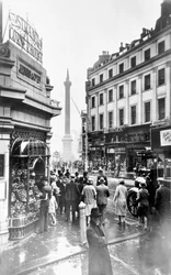 Colonna di Nelson, The Strand e Lyons Cornor House, Westminster, Londra, prima del 1933