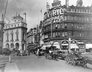 Piccadilly Circus, Città di Westminster, Londra, inizio XX secolo