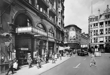 Stazione di Piccadilly Circus, ingresso di Haymarket, Westminster, Londra