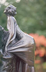 Wendy, dettaglio dalla statua di Peter Pan, 1912