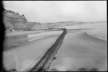 Spiaggia di Shanklin, con le impalcature dell