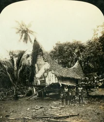 Una capanna nativa, Sariba, Nuova Guinea britannica, c1909
