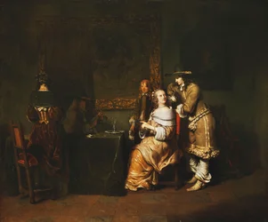 Compagnia elegante che gioca a carte in un interno