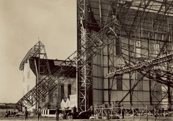 Dirigibile LZ 130 in costruzione (foto b/n)