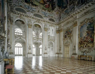 Arte barocca: vista del Grand Salon. Palazzo Nymphenburg, Monaco, Germania