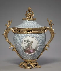 Vaso coperto, prodotto da Meissen Porcelain Factory, Germania, 1749