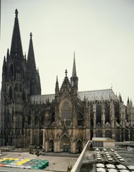 Arte gotica: Vista della Cattedrale di Colonia costruita tra il 1248 e il 1560, Germania