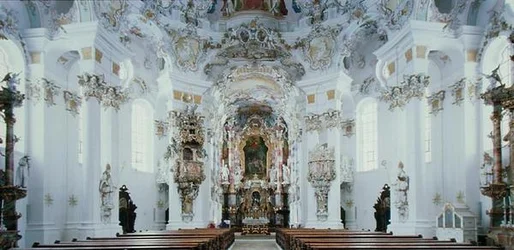 Vista interna della chiesa (foto)