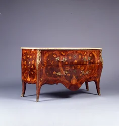 Una delle due cassettiere in marqueterie e parquetry, c.1765
