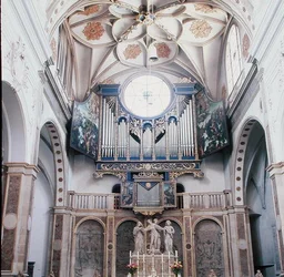 Organo nella chiesa di Sant