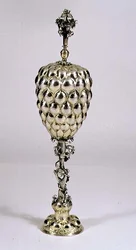 Coppa a forma di ananas con coperchio, Norimberga, c.1620