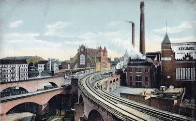 Cartolina raffigurante la metropolitana sopraelevata di Berlino, prima del 1910