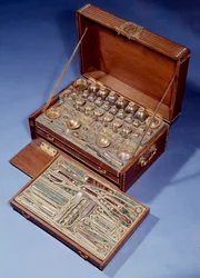 Kit di chirurgia e farmacia da viaggio. 1640. Augusta