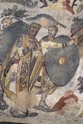 Arte romana: (dettaglio) del mosaico "La grande caccia". Un signore durante la caccia. 315-350 d.C. Piazza Armerina, Villa Romana del Casale. Sicilia, Italia.