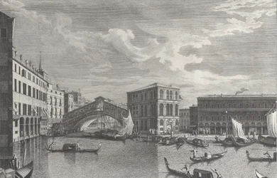 Il Ponte di Rialto, Venezia, con barche e gondole in acqua