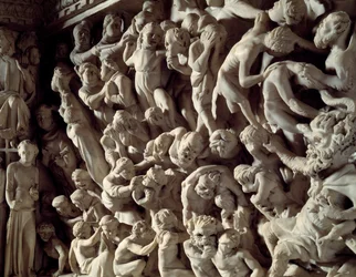 Dettaglio dei rilievi della Cattedra realizzata da Giovanni Pisano: i dannati (dettaglio)