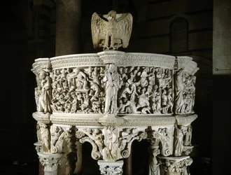 Panoramica della parte superiore del pulpito realizzato da Giovanni Pisano (dettaglio) 1302-1311 Cattedrale di Pisa, Italia