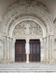 Il Giudizio Universale, portale centrale della Cattedrale di Saint-Lazare, Autun, Francia