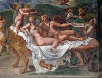 Amore e Psiche con la loro figlia Voluttà (Piacere) sdraiati sul letto, dettaglio dalla Festa nuziale o Banchetto degli dei, affresco di Giulio Romano (1499-1546), Palazzo Te, Mantova (Lista del Patrimonio Mondiale UNESCO, 2008), Lombardia, Italia