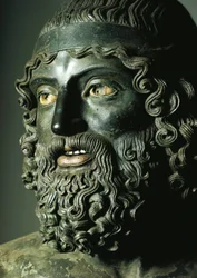 Dettaglio della testa della Statua A o del Giovane dei Bronzi di Riace