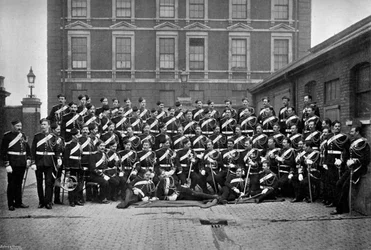 Sottufficiali delle 1st Life Guards presso le caserme di Knightsbridge, Londra, 1896