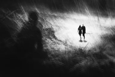 Sentiero etereo con ombra