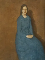 Una giovane donna in blu