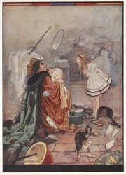 Una scena caotica in cucina con la Duchessa che porta un maiale vestito da bambino parlando con Alice mentre il Cuoco lancia utensili
