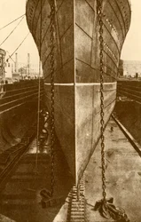 Il Mauretania in bacino di carenaggio, c1930