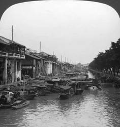 Il canale affollato, dal Ponte Inglese, Canton, Cina, 1901