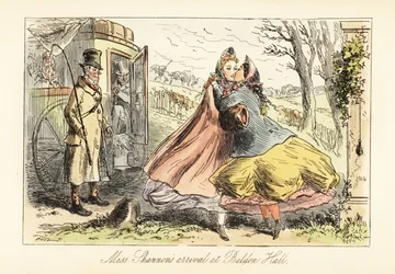 Signore in crinoline che si abbracciano davanti a un cancello