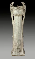 Art Nouveau: fioriera del 1902-1903 circa, realizzata da Hector Guimard (1867-1942), XX secolo. Sèvres, Museo nazionale della ceramica.