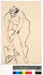 Nudo con il piede destro su uno sgabello
