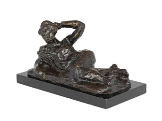 Nudo sdraiato in vestaglia, ideato nel 1906, fuso nel 1951 (bronzo con patina marrone)