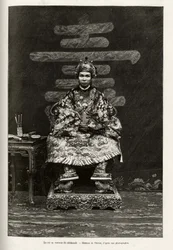 Ritratto del Re Dong Khanh (1864-1889) Imperatore di Annam, in costume cerimoniale