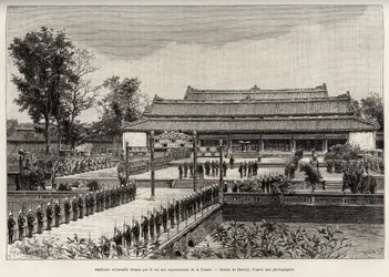 Udienza solenne data dal re Dong Khanh (1864-1889) imperatore di Annam ai rappresentanti della Francia nella città imperiale di Hue (Vietnam). Incisione di Thiriat, per illustrare la storia 