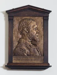Placca con Heywood Sumner, Designer