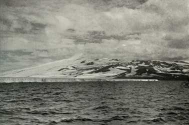 La barriera e il Monte Terror, c1910-1913, 1913