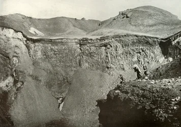Il cratere sacro del Fuji-San, 1910
