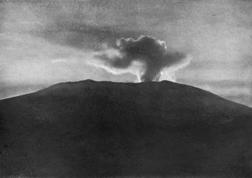 La vetta del Monte Erebus, c1910-1912, 1913