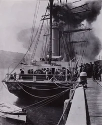 "La piccola nave lasciò Port Chalmers nell