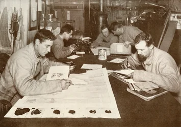 Lavoro invernale da sinistra a destra - Debenham, Cherry-Garrard, Bowers, Evans, Taylor