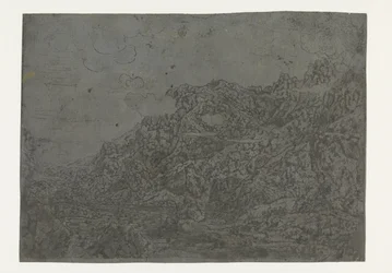 Paesaggio roccioso con nuvole basse