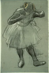Ballerina che si piega in avanti