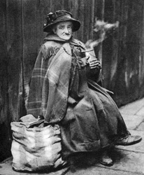 Vecchia donna, dietro Fleet Street, Londra