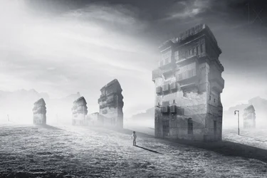 Figura solitaria nella città antica